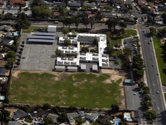 Aerial Photo of Highlands Elementary, viewing south