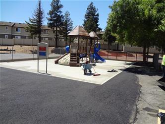 New Kinder Play Structure Stoneman - 1